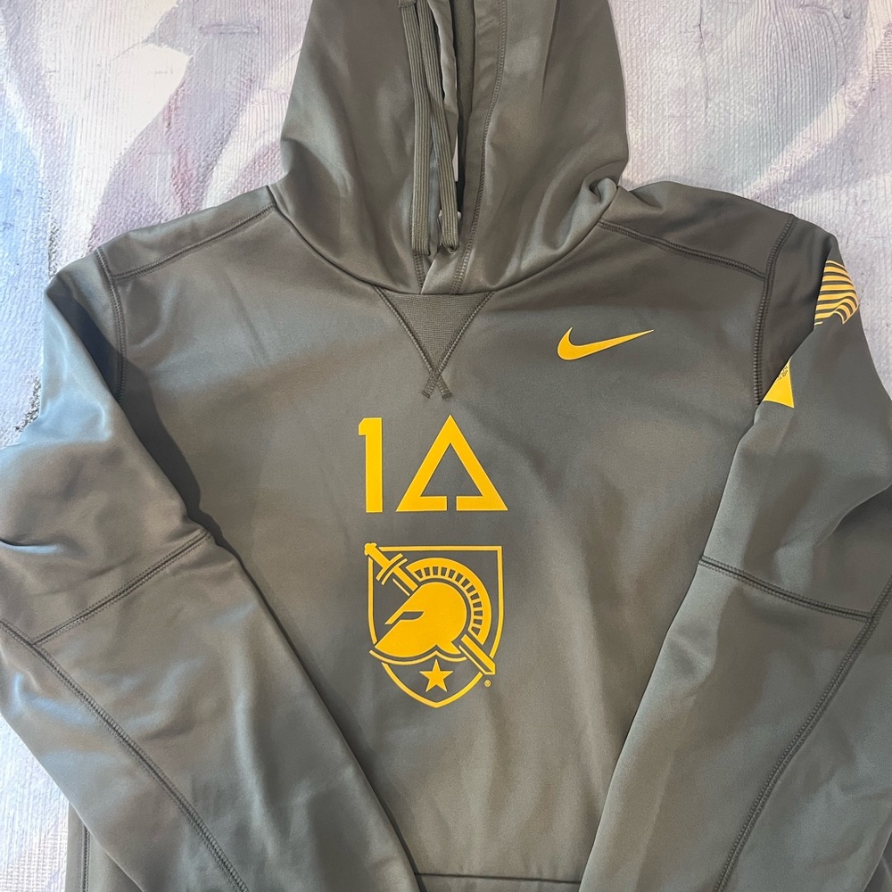 Men’s Nike West Point Black Nights Green and Yellow Hoodie Size Medium NWT